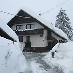 Koblar Apartman *